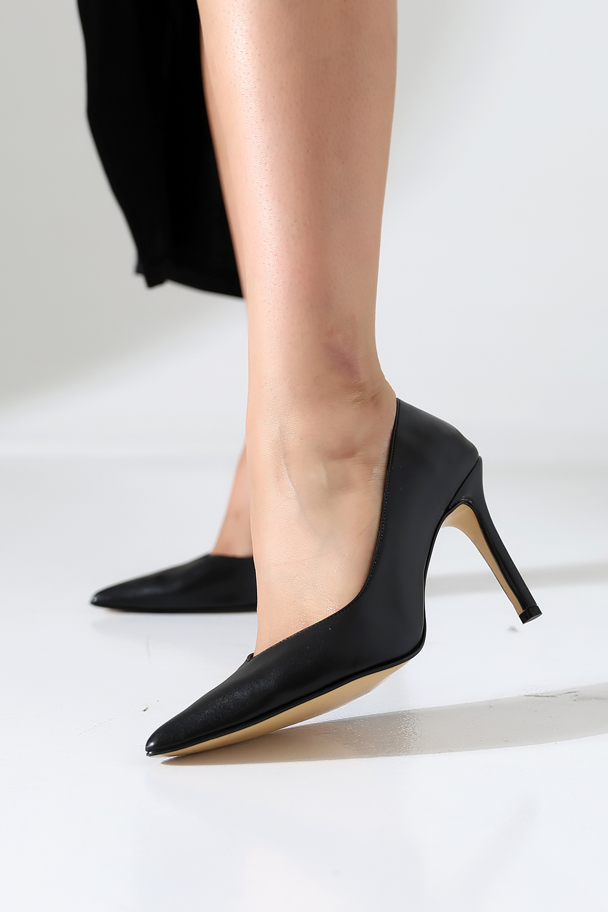 Kadın Siyah Stiletto Sivri  Ağızlı